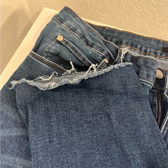 Tahari women’s jeans. - Picture 3 of 3